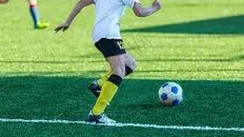 《狂野世纪》：毕赣电影颂歌，观众反响冷淡